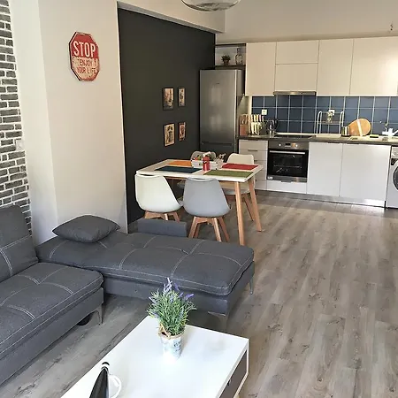 Pegasus Flat Next 2 Beach شقة