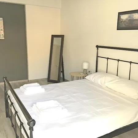 Pegasus Flat Next 2 Beach